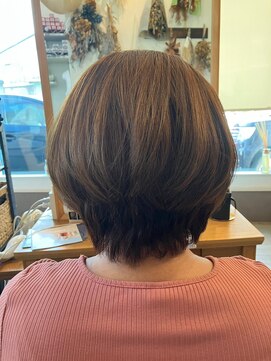 アンバー(amber) 丸みショート