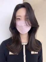 ティア(Tia.)&nbsp;（韓国ヘア/くびれヘア/ロングヘア/かきあげ前髪/小顔）