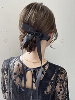 大きめのリボンが似合う シニヨン ヘアセット  エジリ
