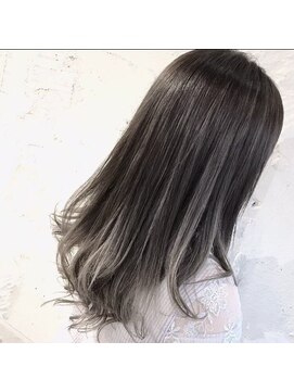 カルラ(Karra) アッシュブラウン