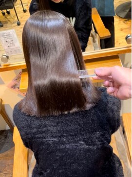 ヨンセンチメートルヒロサカ(4cm HIROSAKA) 艶ブラウン