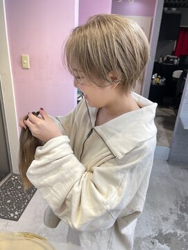 エマ(Emma) ハイトーン ショート