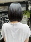 モードボブぱっつん前髪くびれヘア黒髪ショート大人かわいい