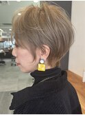 小顔カットショートボブ大人可愛いアッシュオリーブ