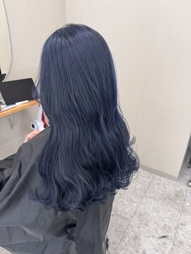 シカ 神戸三宮元町店(Cica) ネイビーブルー ブリーチ 寒色 透明感 三宮 元町 髪質改善