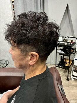 ヘア ファミーユ(hair famille f)の写真/眉毛で印象が変わる！シェービングや豊富なケアメニューでカッコよく清潔感のある仕上りに。