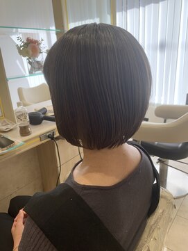 アッシュ 仙川店(Ash) 40代50代60代脱白髪染め白髪ぼかし似合わせショートボブ髪質改善