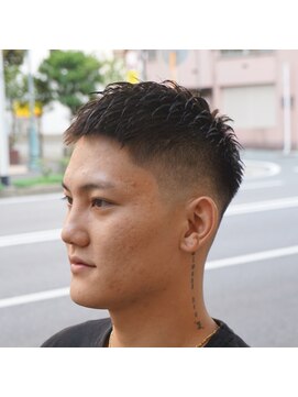 タフ バーバーショップ(TOUGH BARBER SHOP) スキンフェードクロップ