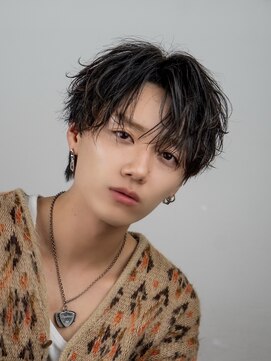 オーシャントーキョーオーバー 渋谷(OCEAN TOKYO OVER) 韓国ヘアニュアンスコンマバングセンターパートフェザーパーマ