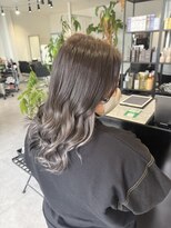 ファン(FAN)&nbsp;インナーカラー デザインブリーチ