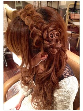 フランベアー(Franc Bear) フラワーアレンジハーフアップ