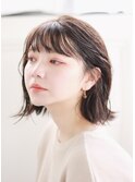 大人可愛い前下がりボブ ダークトーン 透明感