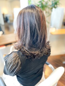 アトリエアルシュ(atelier ARCHE) 外ハネミディアムヘア