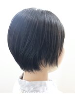 ウィスカーヘアー(whisker hair)&nbsp;前下がりショート