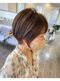 ショートヘア　前下がりショート　ふんわりショート