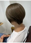 オリーブベージュ