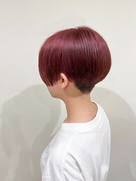 ブカブク(BUKA BUKU) ショートマッシュ　刈り上げ　ブリーチカラー　ベリーピンク