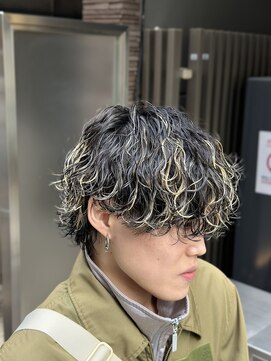 リバティシェアバーバー 銀座(LIBERTY SHARE BARBER) 【沼】波巻きウルフスタイル<銀座><理容室>