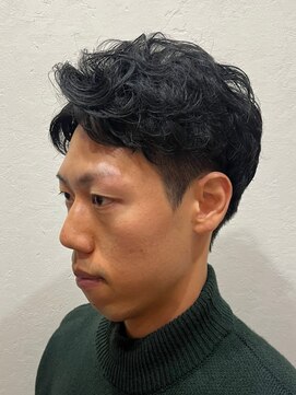 インフィニィト ネオ(INFINITO NEO) 七、三分けパーマ