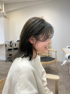 エイチ 梅田(H) 40代50代ハンサムショートアンブレラカラーベリーショートボブ