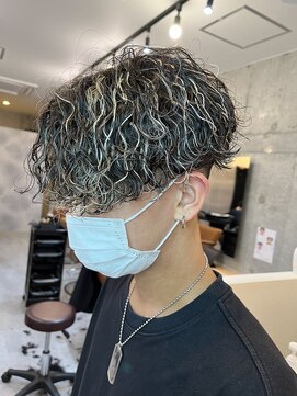 エルマーク 梅田(L-MARK) メッシュハイライトスパイラルパーマツイストパーマツーブロック