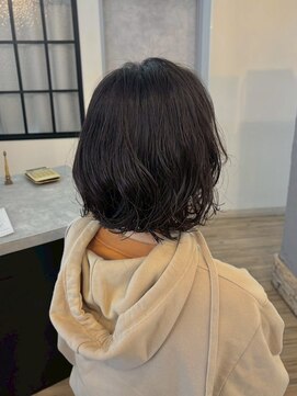 ヴィサージュバスク(VISAGE ba.s.k) 軽やかな動きの柔らかボブパーマ