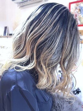 ブレイズヘアー(BLAZEhair) 【色落ち後もキレイ】ブロンドバレイヤージュ×ブリーチ２回