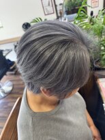 クルール+&nbsp;【大人ブリーチ】白髪を活かした上品なグレーカラー