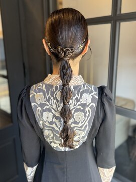 ニュートライズ(NEUTRIZE) タイトヘアアレンジ　お呼ばれヘアセット　編みおろしヘア