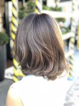 テラスグレース 横浜(TERRACE GRACE) 外国人風カラー