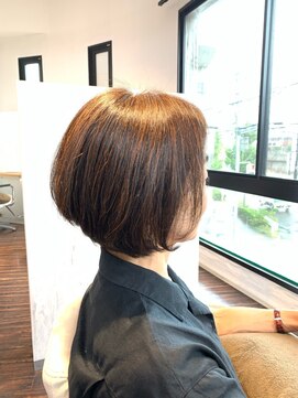 アトリエアルシュ(atelier ARCHE) 天然100％ヘナのハナヘナで丸みツヤボブ