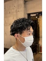 モーブ(MAUVE)&nbsp;ツイストスパイラルパーマメンズマッシュツーブロック刈り上げ