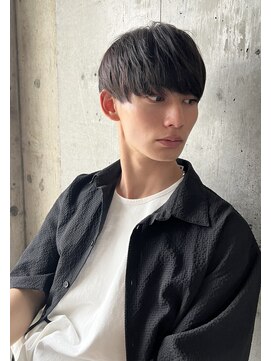 キュー(Cue_) 地毛風ストレートツーブロックナチュラルマッシュ