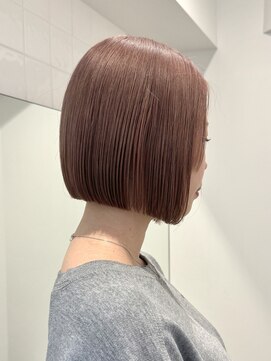 ラフ 新宿(Laff) 新宿 前下がりボブ 切りっぱなしボブ ショートボブ ブリーチ