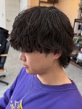 フゥ 宇都宮(FeU) 緩め波巻きスパイラルパーマシャドウパーマメンズマッシュウルフ