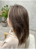 レイヤーカットミルクティーベージュハイライトブリーチ
