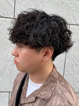 ジーニー 本厚木(Genie) フェザーパーマサーフカール刈り上げセンターパート