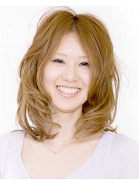 ディースタイル ヘアー ネイル(d style hair×nail) かわいらしさをさらにUP!くせ毛風パーマが魅力的♪