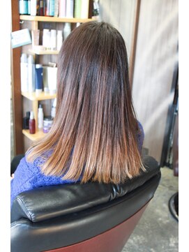 オーバーキャプテンネイキッド(OVER CAPTAIN NAKED) 人気のグラデーションカラー×毛先厚めセミディ