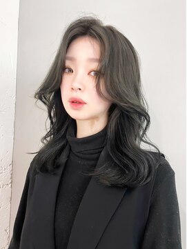 アイティー バイ アルバム 浦和店(IT by ALBUM) 大人オリーブ_外ハネボブセクションカラー_ba393721