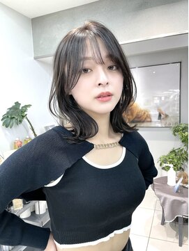 ヴェイン 渋谷(vain) 顔周りレイヤー　インナーカラー　シースルーバング　セミディ