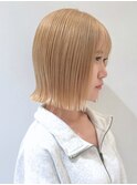 切りっぱなし×柔らかベージュ