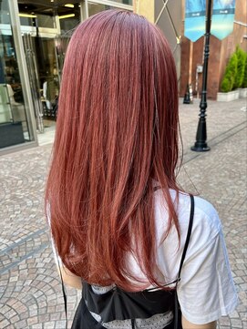 ビュートリアム 梅田(BEAUTRIUM) レイヤーカット/ピンクカラー/シースルーバング/ハイトーン