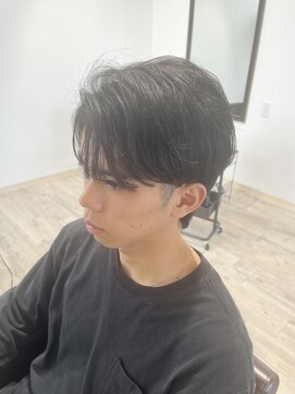 ティーアウト(T-OUT) 前下がりセンターパート