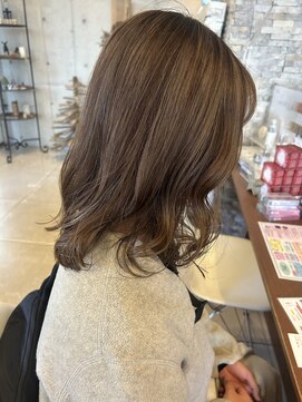 アチーブ ヘア デザイン(achieve hair design) ナチュラルハイライトくびれウェーブ無造作セミロング