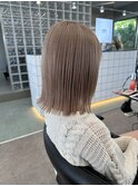 ピンクベージュワンホンヘアレイヤー切りっぱなしボブ