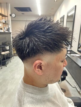 MEN’S HAIR/サーフカール/刈り上げセンターパート/千葉駅