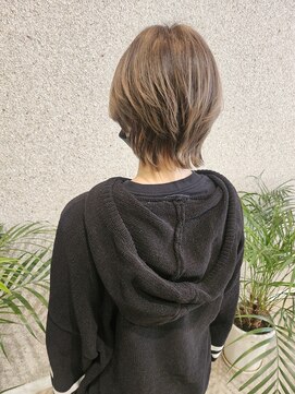 ベルフェミンミエル 小顔くびれショート×立体ハイライトカラー