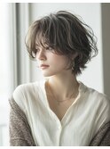 イルミナカラー×ハイライトで魅せる、外国人風ハンサムショート