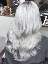 ブレイズヘアー(BLAZEhair)&nbsp;【真っ白デザイン】ホワイト×ブリーチ４回